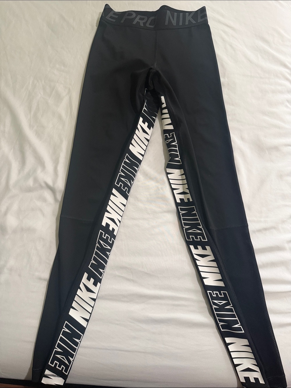 Women’s NikePro gym Leggings with White Logo. - Picture 3 of 8